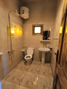 A bathroom at انير انشال Enir Enshal
