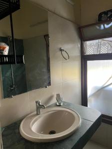Koupelna v ubytování Rooms In Central Rawalpindi