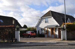 Gallery image of Canford Crossing in Wimborne Minster