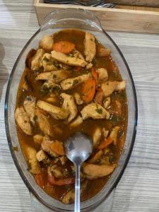 Makanan di atau berdekatan hotel