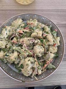 Makanan di atau berdekatan hotel