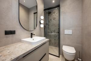A bathroom at Das Landhaus