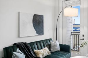 Gallery image of Luxury 2-Bedroom Condo with Private Parking in Birmingham +45 photos