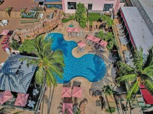 Bassenget på eller i nærheten av Luxury 2BD Penthouse with Beach Access and Resort Amenities PH6