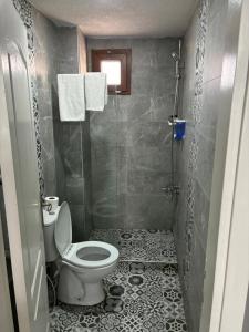 A bathroom at Mara Suite Taxim Még 11 kép