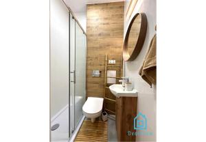 Koupelna v ubytování Bohos Apartment -2 min to City Center Gdynia & Seaside + 12 fotografií