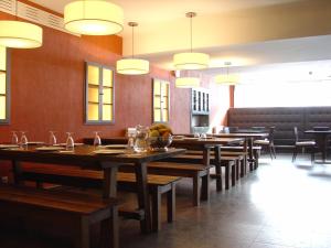 Reštaurácia alebo iné gastronomické zariadenie v ubytovaní Apartamentos HG Cerler