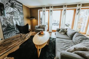 Posedenie v ubytovaní VisitZakopane - Janosik Apartment