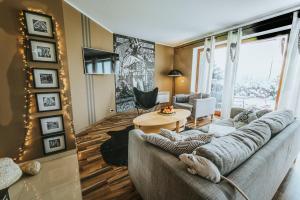 Posedenie v ubytovaní VisitZakopane - Janosik Apartment