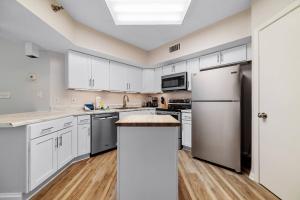 Η κουζίνα ή μικρή κουζίνα στο Bluewater 705