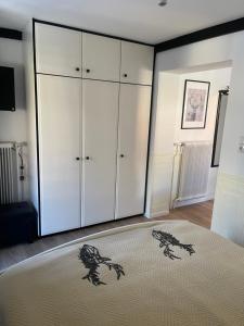 Posteľ alebo postele v izbe v ubytovaní Gastuna Suites