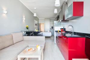 Fira Apartments by gaiarooms