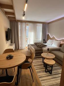 Χώρος καθιστικού στο Privatni Apartman RIO 152 u sklopu HOTEL VUČKO JAHORINA