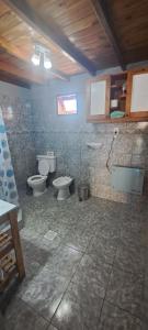 Et badeværelse på Cabaña La Cruz del Sur