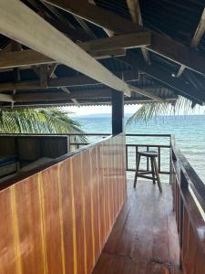Balkón nebo terasa v ubytování Villa Naatang Bohol Beach House 1