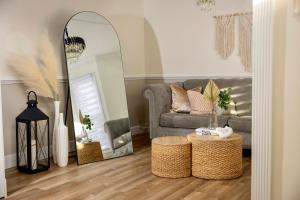 Posezení v ubytování Modern 5 BR Stay Minutes From LBI