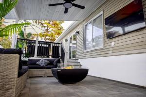 Posezení v ubytování Modern 5 BR Stay Minutes From LBI