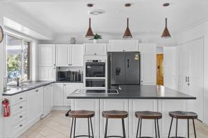 صورة لـ Waterfront Paradise Lodge Brightwaters في Morisset East