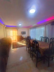 منطقة جلوس في Panoramic Sea View ZAMZM Flat miami FAMILY ONLY شقة فندقية زمزم بانورما بشاطئ ميامي - الاسكندرية صف اول مباشر علي بحر - عائلات فقط