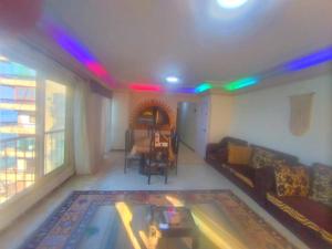 منطقة جلوس في Panoramic Sea View ZAMZM Flat miami FAMILY ONLY شقة فندقية زمزم بانورما بشاطئ ميامي - الاسكندرية صف اول مباشر علي بحر - عائلات فقط