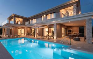 Πισίνα στο ή κοντά στο Villa Christall