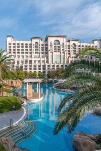 Bazén v ubytování Lotte Hotel Jeju nebo v jeho okolí