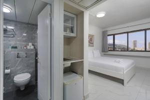 Koupelna v ubytování Haifa Tower Hotel - מלון מגדל חיפה