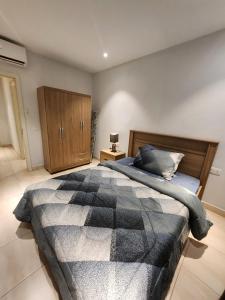 Cozy 2BR ForestView Apt - Garden客房内的一张或多张床位