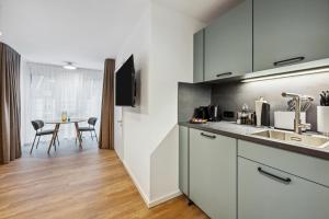 Köök või kööginurk majutusasutuses Limehome Karlsruhe Sophienstr
