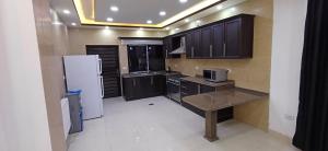 Imagine din galeria proprietății Laperla luxury family apartment 4 în Amman