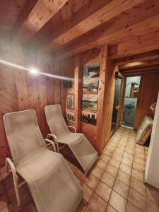 Predel za sedenje v nastanitvi New! Central apartment with optional sauna