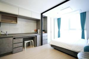 Kuchyň nebo kuchyňský kout v ubytování Wellstay hotel Incheon