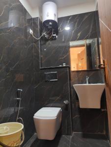 Koupelna v ubytování Hotel Nova Inn Near Delhi Airport