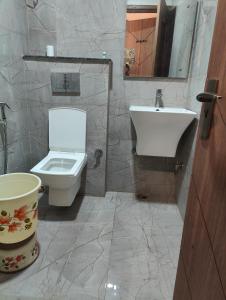 Koupelna v ubytování Hotel Nova Inn Near Delhi Airport