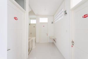 Photo de la galerie de l'établissement RedDoorz near Lampung City Mall, à Tanjungkarang-Telukbetung 17 autres photos