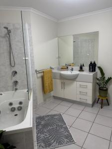 Fotografie z fotogalerie ubytování Oceanbreeze Apartment in Cairns North v destinaci Cairns North