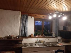Köök või kööginurk majutusasutuses Gite Les Chavautes rustic style