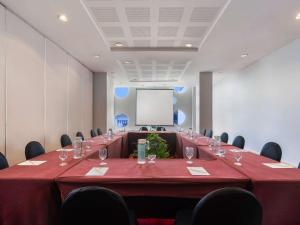 The business area and/or conference room at Ibis Styles Malang