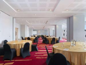 A restaurant or other place to eat at Ibis Styles Malang