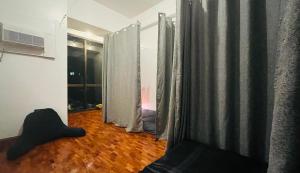 Fotografie z fotogalerie ubytování QBee Manila- Airport Nearby, Cozy Hostel & Homestay, 3rd Floor Shared Space v destinaci Manila