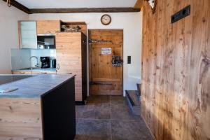 Kuchyň nebo kuchyňský kout v ubytování Ferienhaus Ausblick