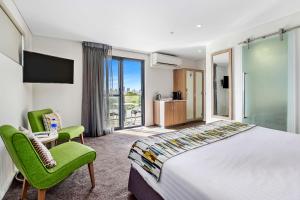TV a/nebo společenská místnost v ubytování Metro Hotel Perth
