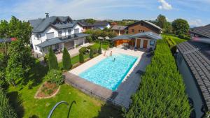 Bazén v ubytování "LIEBLINGSPLATZ" - Premium Apartments Seekirchen, elegant, countryside, shared Poolarea nebo v jeho okolí