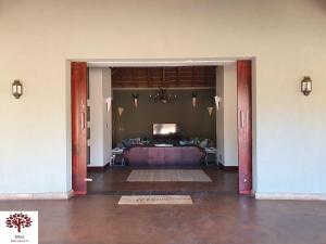 Postel nebo postele na pokoji v ubytování Zebula Golf and Wildlife Estate - Kudu's Bark Pax 12 - Moi Signature Luxury villa + 40 fotografií