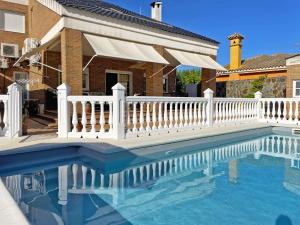 The swimming pool at or close to Villa Moreno - Ole Solutions Még 37 kép