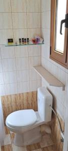 Ένα μπάνιο στο Stavros Kallia Apartment with sea view