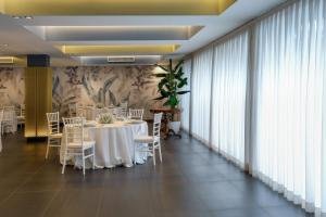 A restaurant or other place to eat at Hotel I Gigli