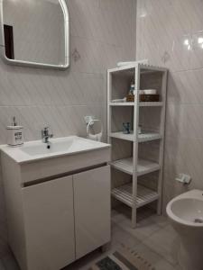 Ένα μπάνιο στο IP5 Chivas Beach House