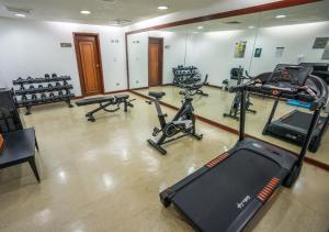 Fitness centrum a/nebo fitness zařízení v ubytování BTH Hotel Lima Golf