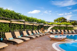 Bazén v ubytování Nereides Hotel nebo v jeho okolí
